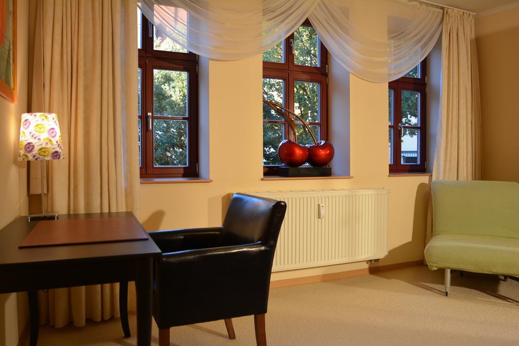 Ferienwohnung Domschatz Naumburg  Ruang foto